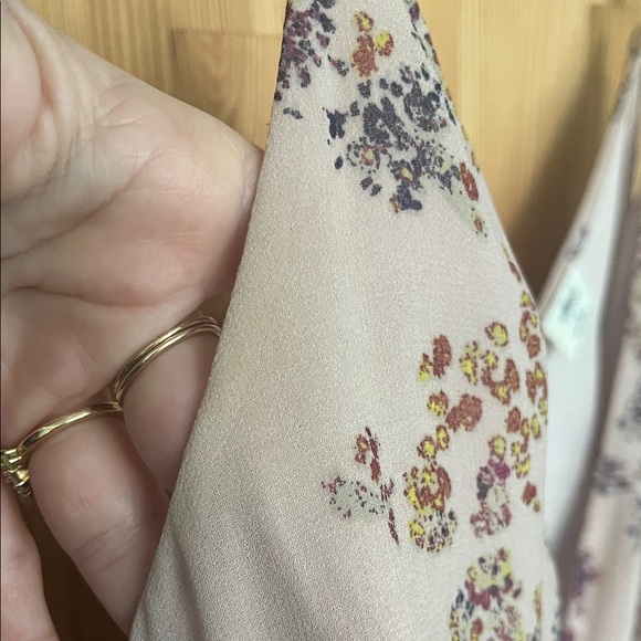 Aritzia Wilfred Beaune light pink floral wrap midi dress (size XS) - Picture 11 of 11